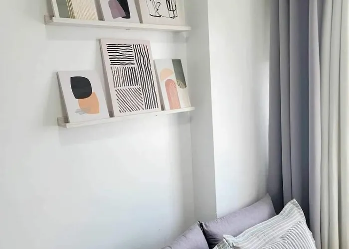 Erro Place Wi-fi 200mbps & Netflix Aparthotel Manila