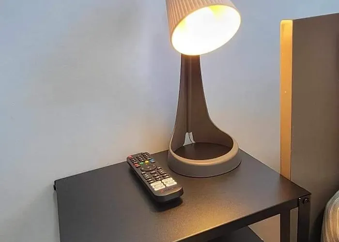 Aparthotel Erro Place Wi-fi 200mbps & Netflix Manila